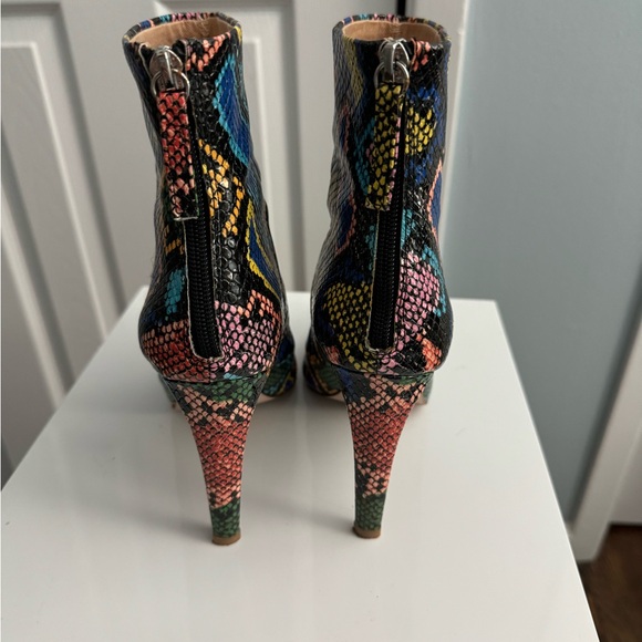 Steve Madden Style Halena Bright Multi Size 7 1/2 Stiletto Boots - Picture 4 of 7